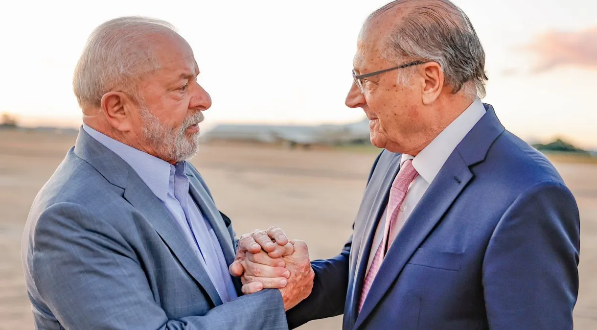 Tribunal Superior Eleitoral rejeita duas ações de Jair Bolsonaro contra Lula e Alckmin
