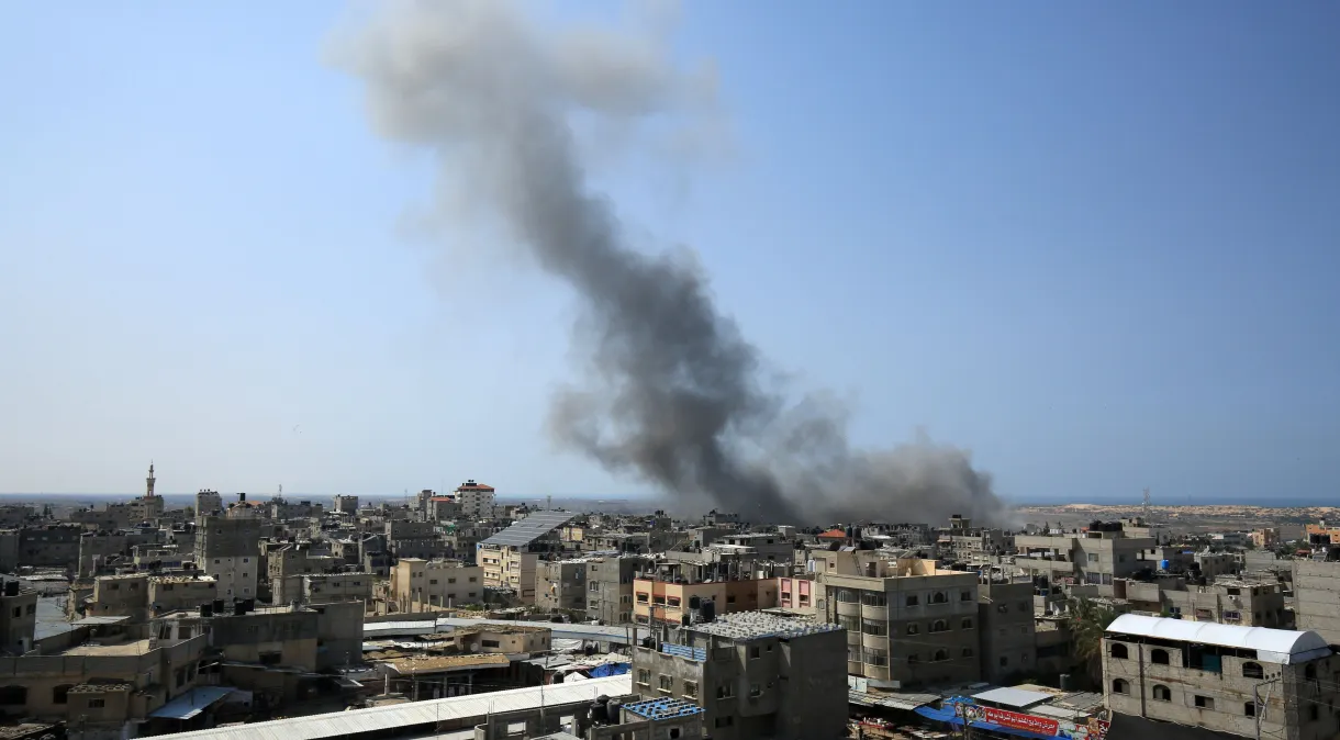 Israel ataca sul da Faixa de Gaza; Hamas pede que Egito abra passagem da fronteira