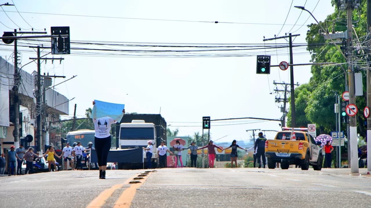 Governo promete aumentar proteína nas marmitas e mudar visitas para fim de semana