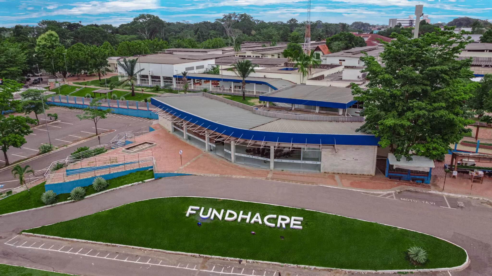 Único especialista em cirurgia torácica do Estado suspende exames no HC do Acre