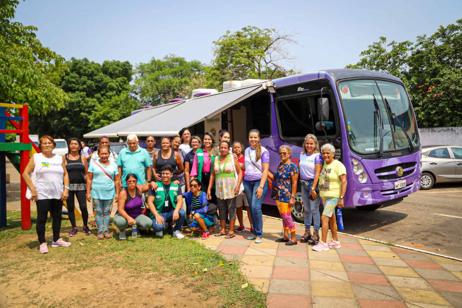 Em ação do Procon, Secretaria da Mulher leva orientação e atendimentos à população