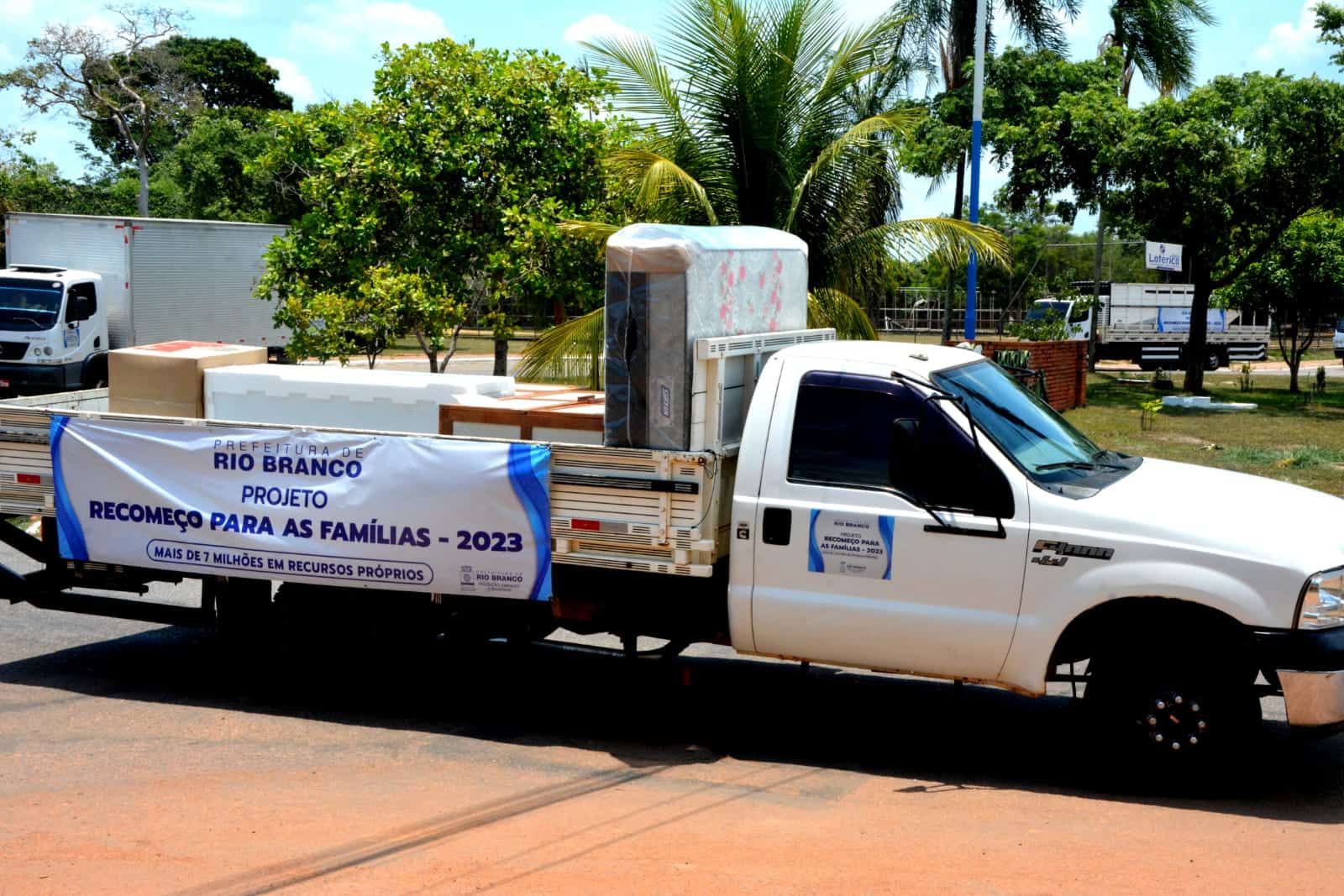 Programa Recomeço para as Famílias entrega mais de 17 mil itens a atingidos pela cheia