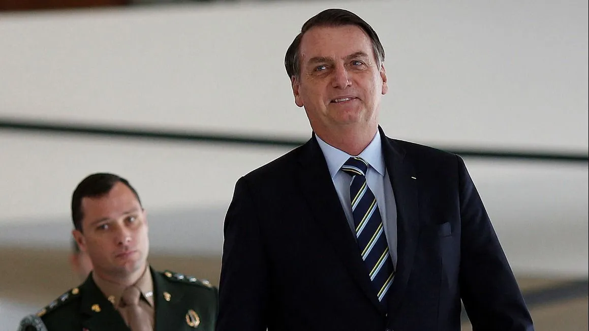 Mauro Cid diz à Polícia Federal que “obedeceu ordem” ao fraudar cartões de vacinas