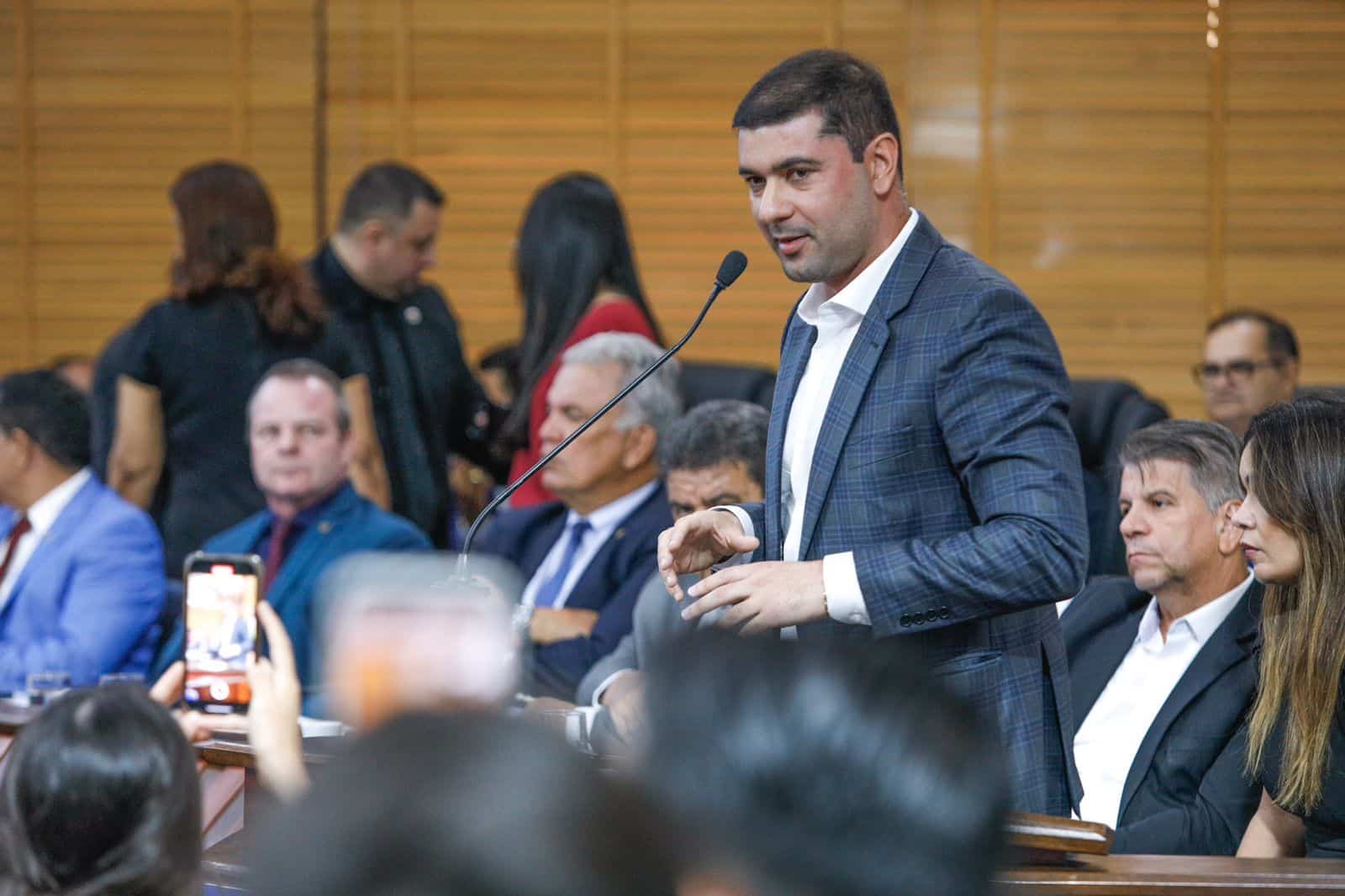 Na sessão solene dos 50 anos da OCB/AC, Nicolau Júnior enaltece trabalho do cooperativismo