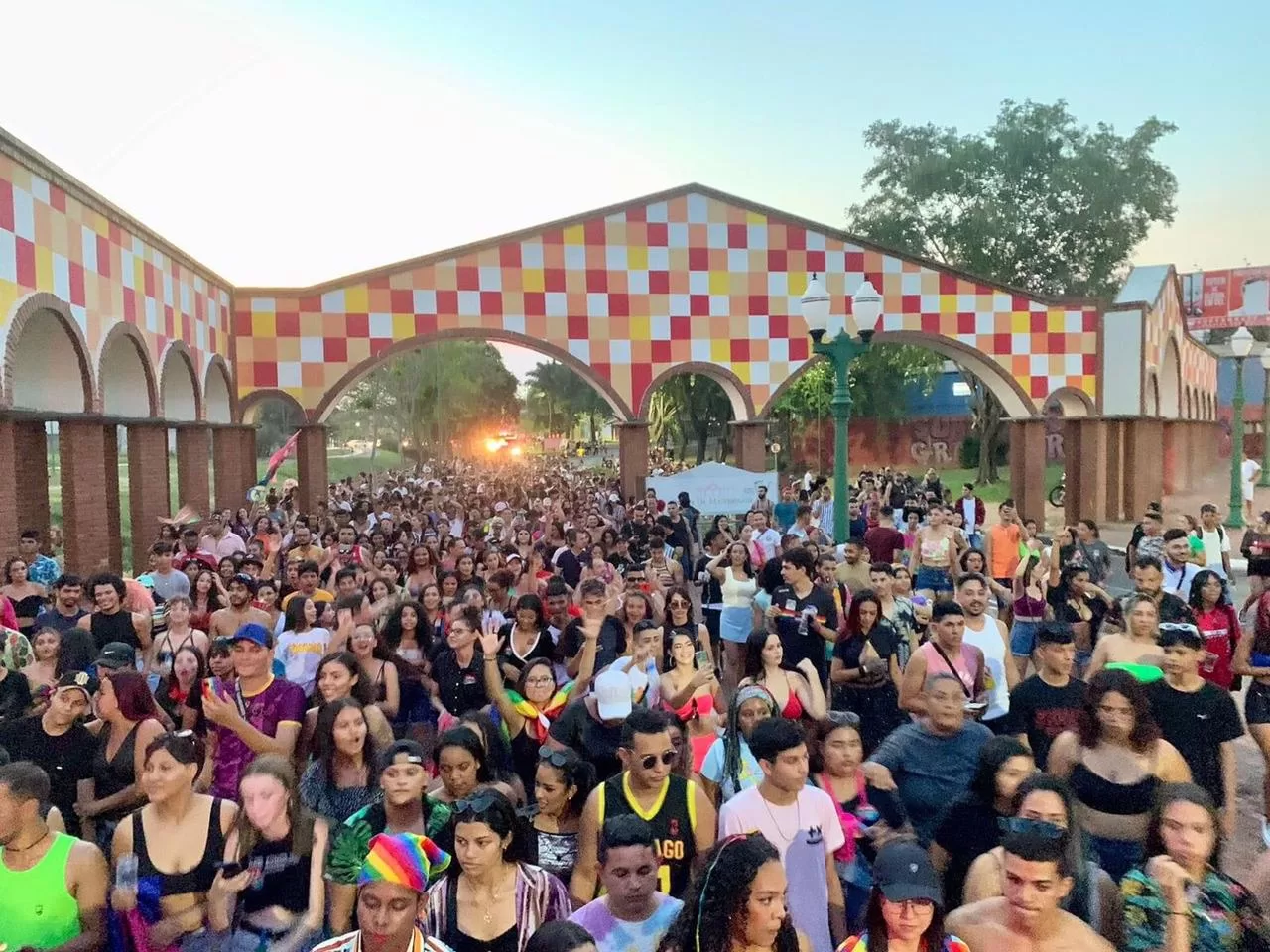 Parada do Orgulho LGBTQIA+ encerra Semana da Diversidade neste domingo