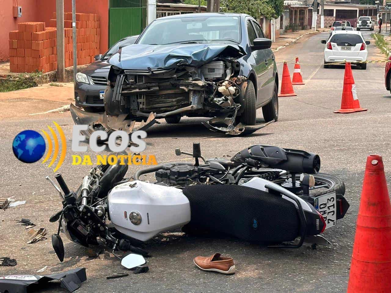 Colisão entre carro e moto deixa mulher gravemente ferida com fraturas na Baixada da Sobral