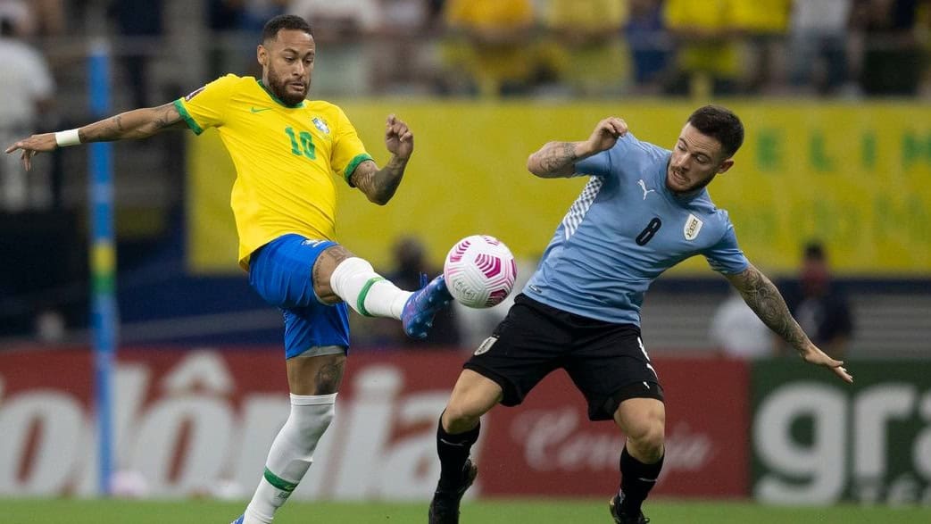 Tentando retomar vitórias, Brasil enfrenta Uruguai nesta terça-feira em Montevidéu