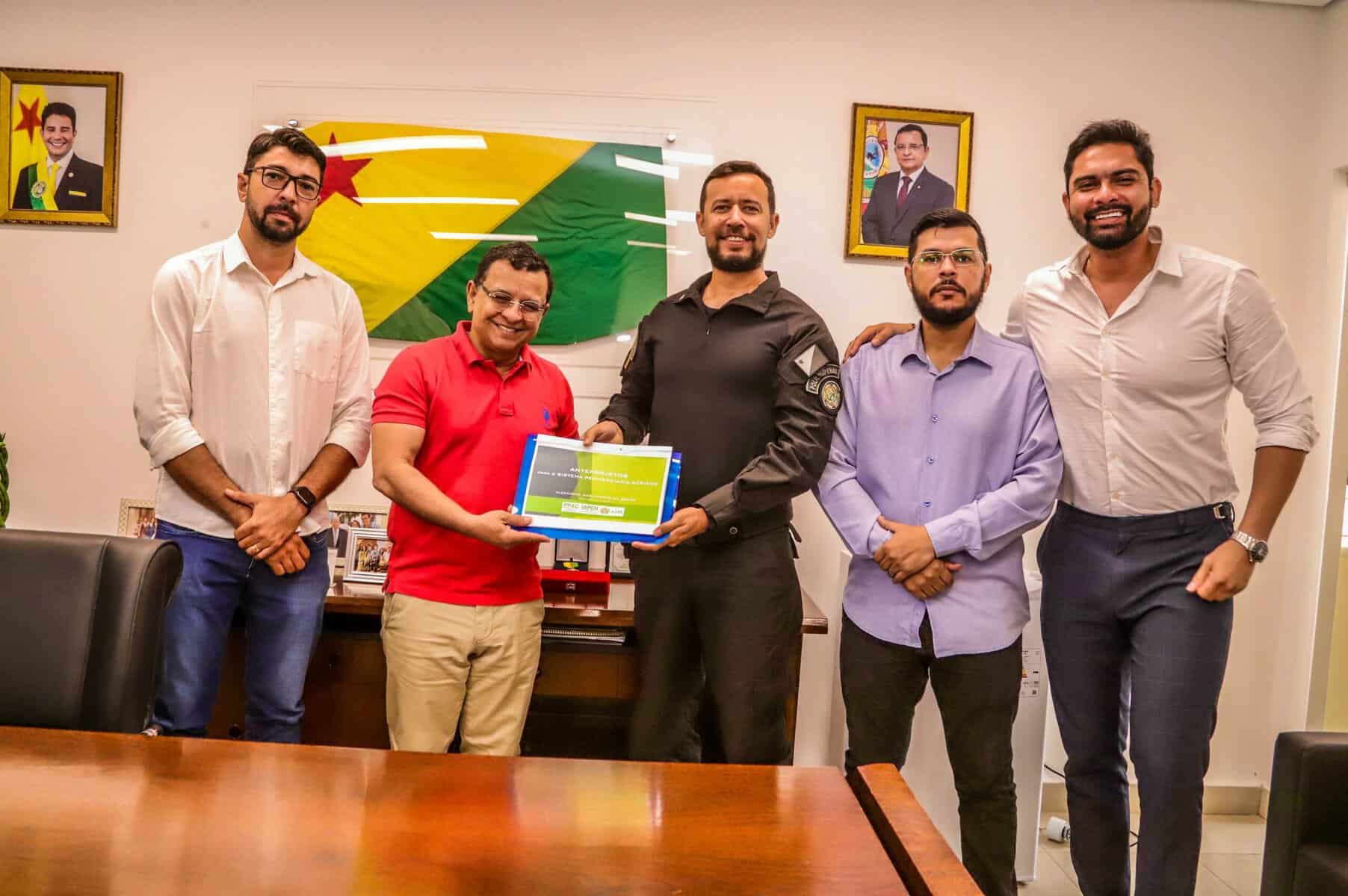 Gonzaga debate com presidente do Iapen melhorias nos presídios