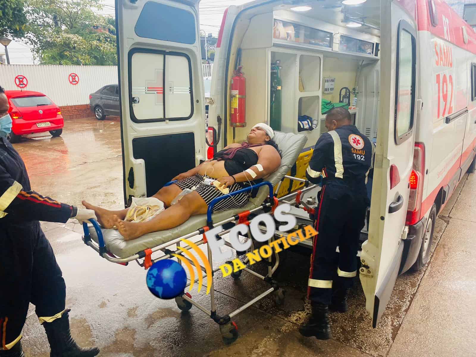 Ex-marido ataca durante discussão e fere mulher a golpes de faca na capital