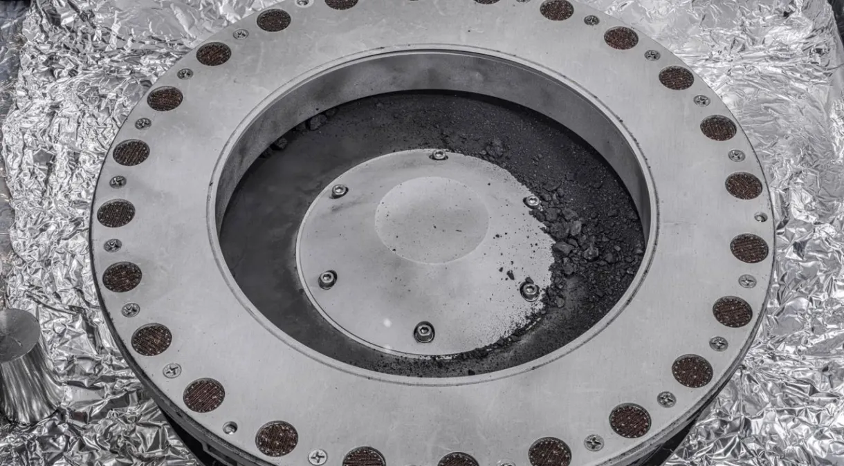 Amostra intocada de asteroide revelada pela Nasa contém elementos essenciais à vida