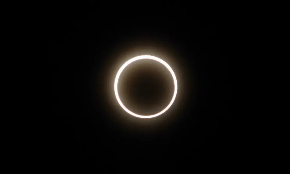 annular-solar-eclipse-2003461_1280 annular-solar-eclipse-2003461_1280