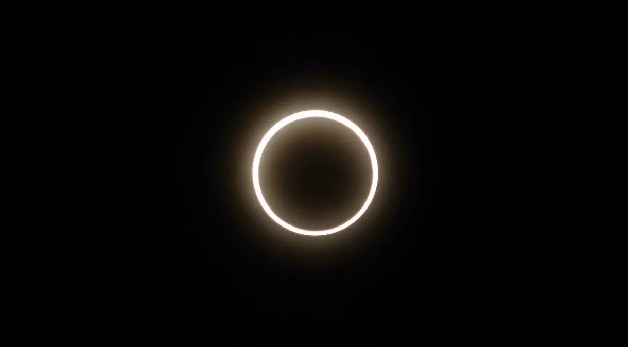 Nasa lançará três foguetes durante eclipse solar deste sábado que será visível no Brasil