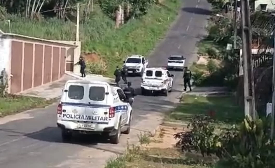 Pai de família evita assalto com reféns ao fugir de casa e acionar a Polícia Militar