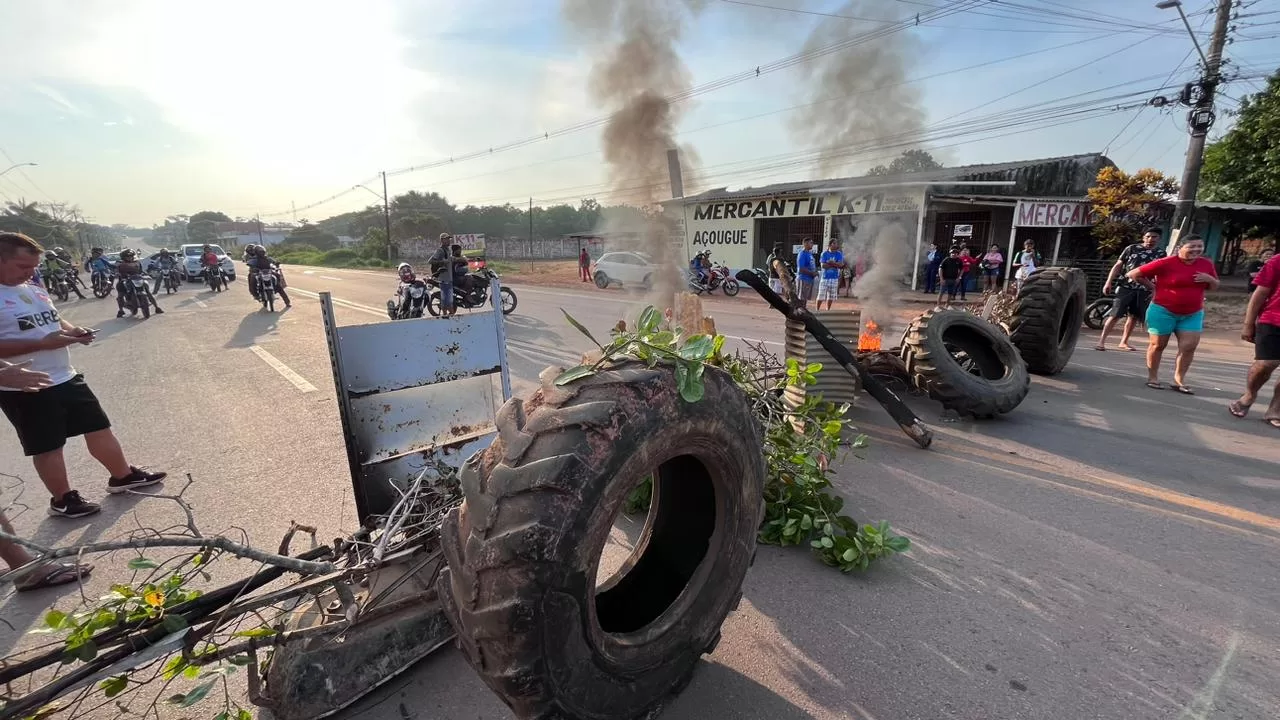 Moradores cobram melhoria em ramal e bloqueiam AC-40 nesta segunda-feira