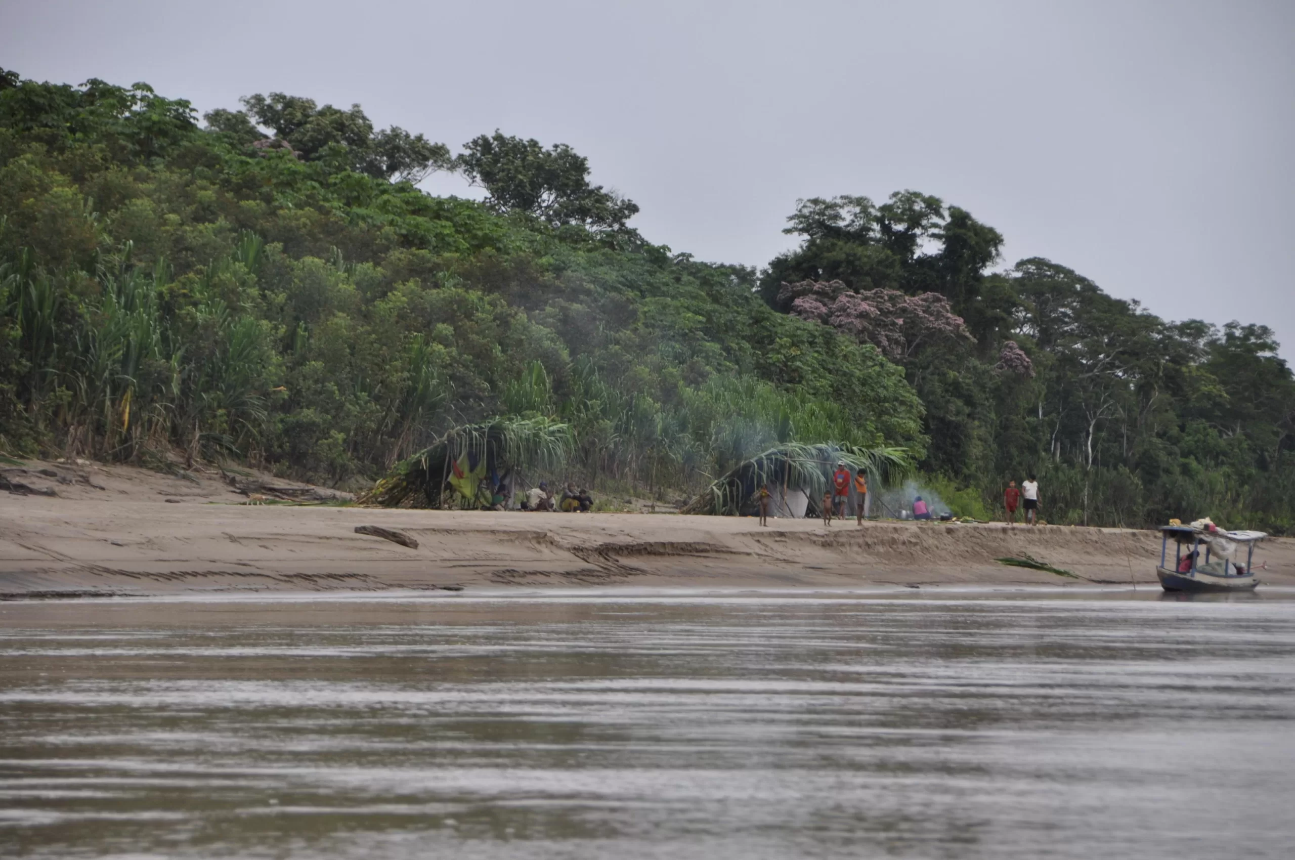 Homem é mantido amarrado em aldeia após tentar matar indígena no Acre