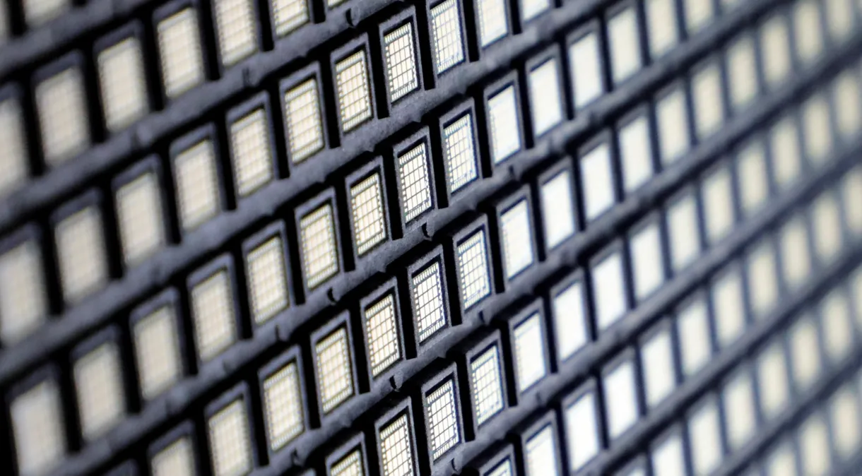 Estados Unidos aumentam restrições sobre vendas de chips para China e tensão cresce