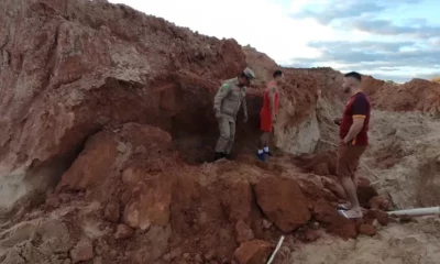 Local-onde-o-garoto-de-12-anos-morreu-soterrado-em-Tarauaca_Foto_Corpo-de-Bombeiros-jpg Local-onde-o-garoto-de-12-anos-morreu-soterrado-em-Tarauaca_Foto_Corpo-de-Bombeiros-jpg