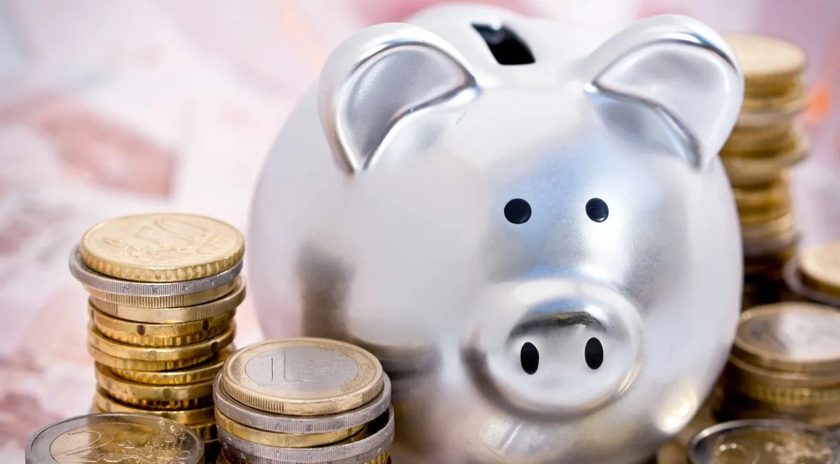 Saques da Poupança superam depósitos em R$ 12,1 bi em outubro, recorde para o mês