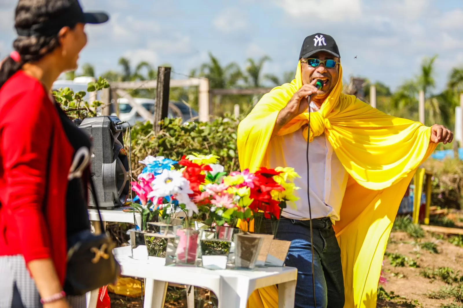 Com criatividade, comerciantes esperam 100% de vendas no cemitério Morada da Paz