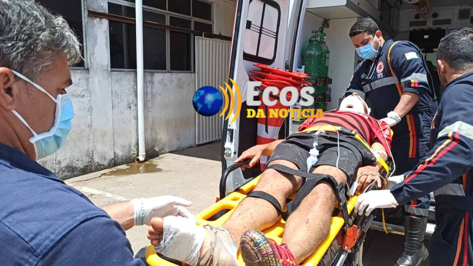 Queda de motocicleta por causa de buraco deixa duas pessoas feridas no Pronto-Socorro de Rio Branco