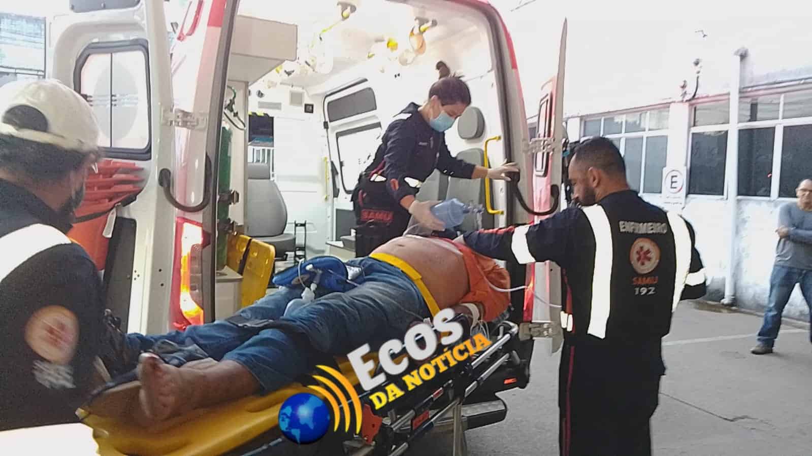 Colisão entre duas motos deixa motociclista gravemente ferido