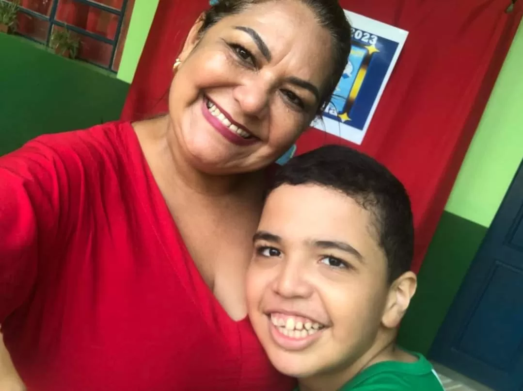 Mãe de criança autista denuncia falta de mediador para filho em escola de Xapuri