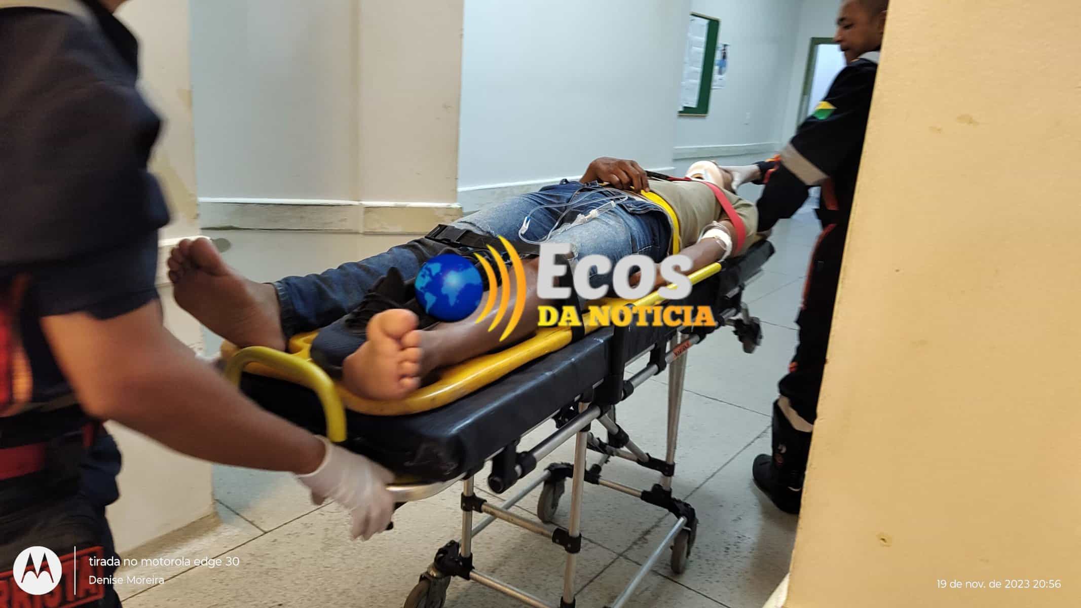 Motoboy sofre acidente, após carro invadir preferencial no bairro Vila Betel,na capital