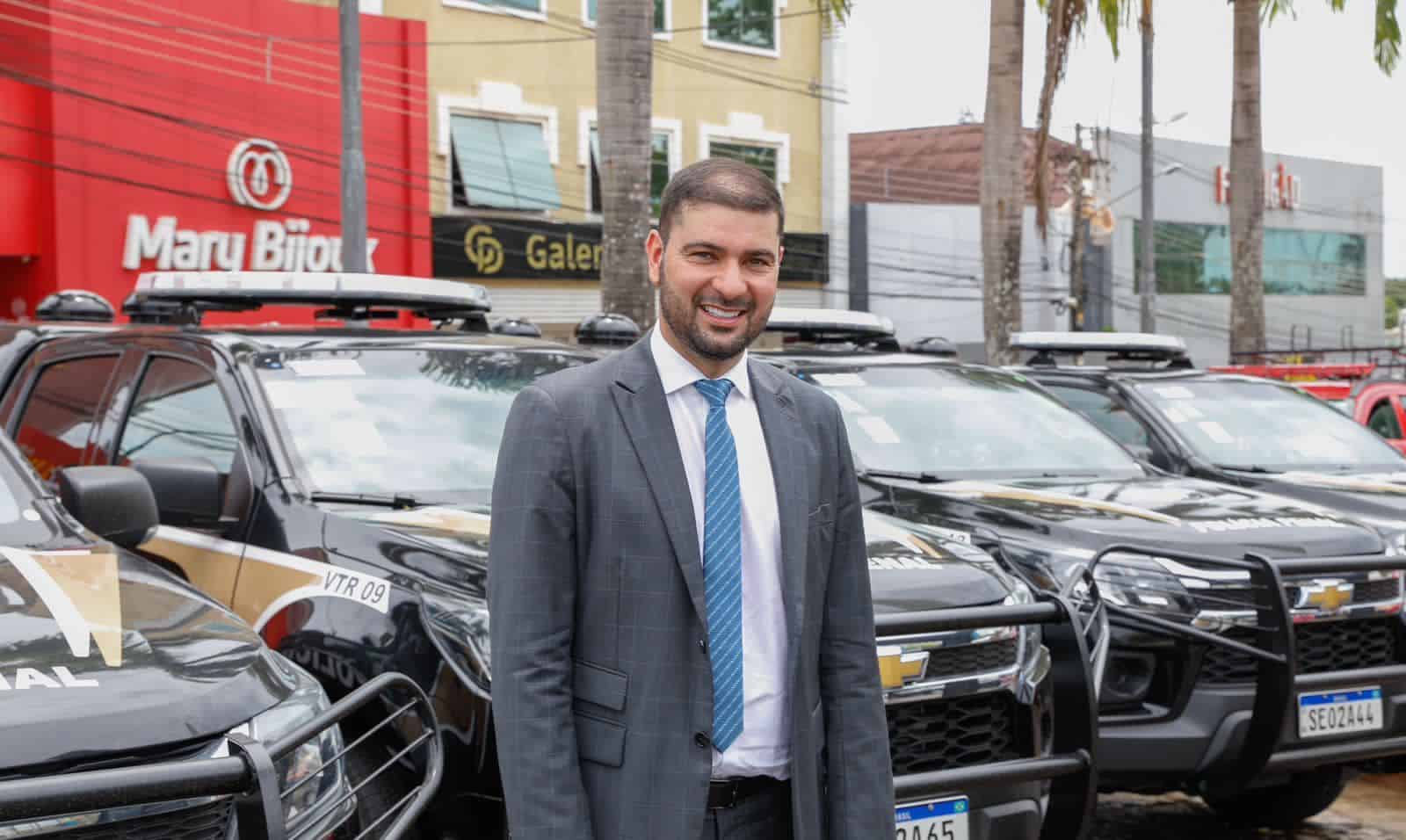 Nicolau Júnior prestigia entrega de veículos e enaltece investimentos da gestão de Gladson