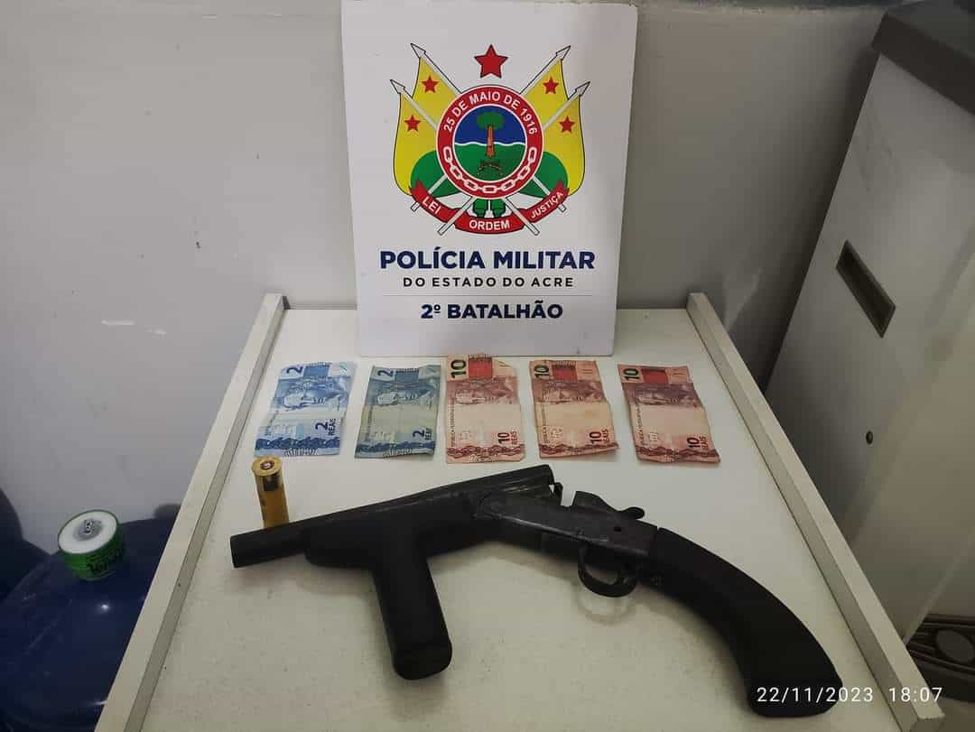 Polícia prende monitorados por porte ilegal de arma de fogo