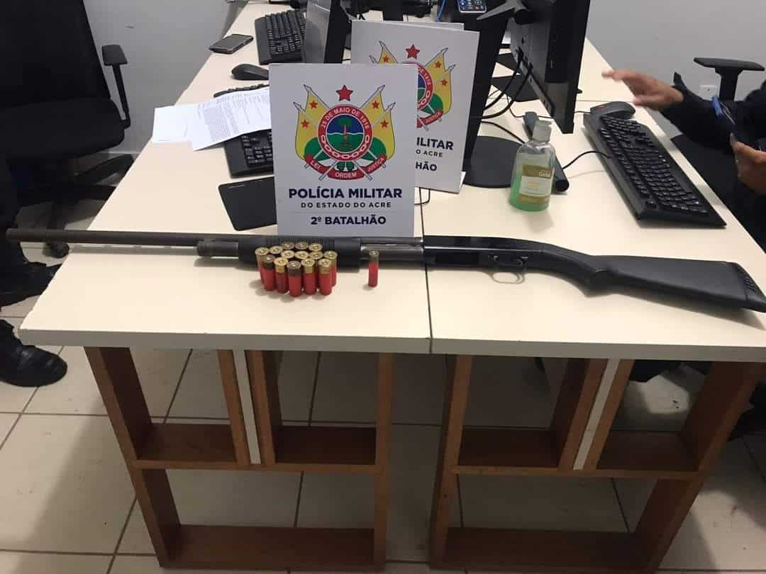 Polícia Militar prende foragido da justiça com arma de fogo