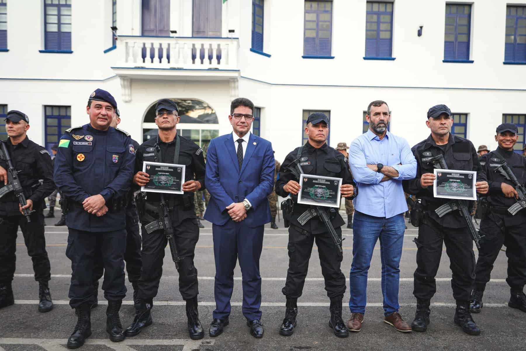 Governo forma profissionais no Primeiro Curso de Operações Especiais da PM