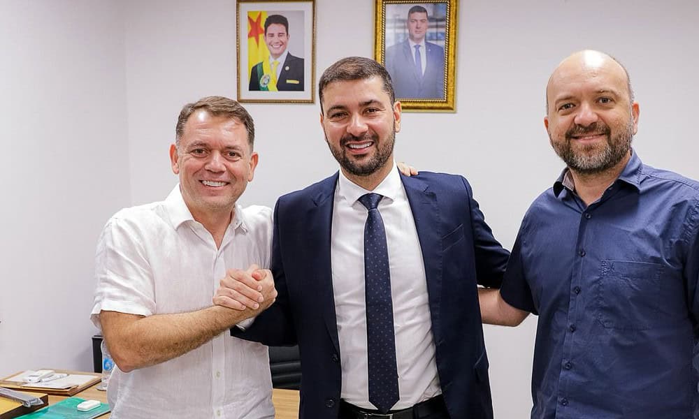 WhatsApp Image 2023-11-29 at 19.08.08 WhatsApp Image 2023-11-29 at 19.08.08