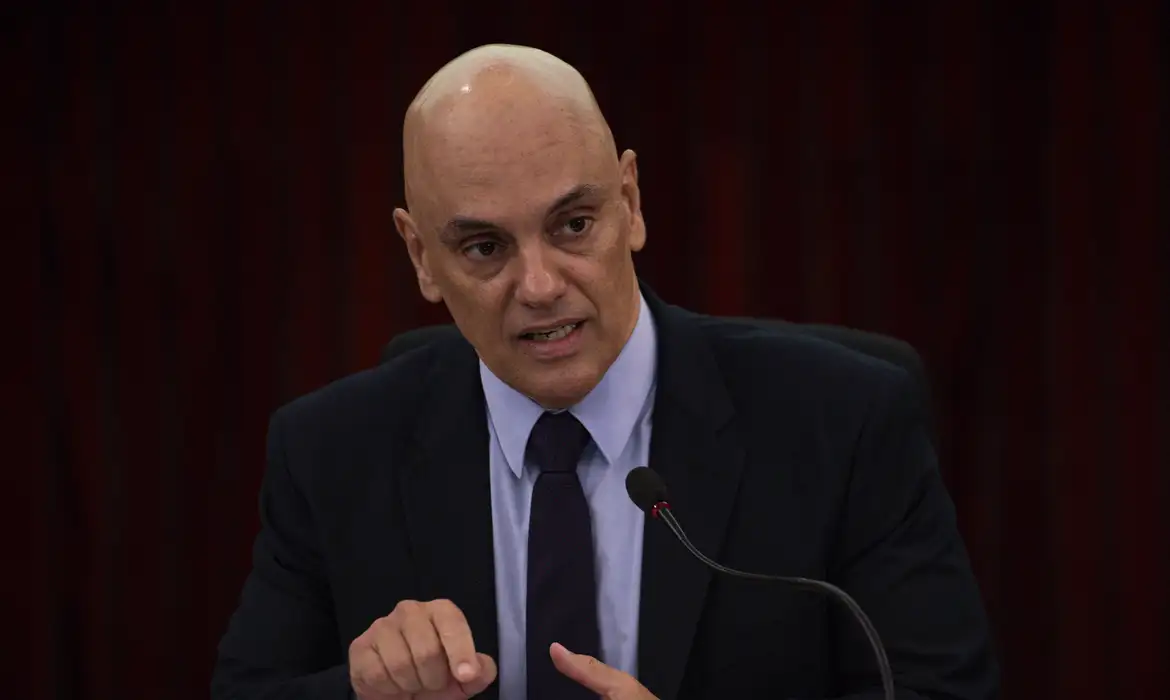 Alexandre de Moraes defende limites no uso da inteligência artificial nas eleições