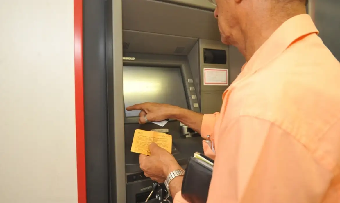 Bancos fecham nesta quarta-feira e reabrem na quinta-feira