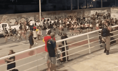 fas-registraram-arrastao-na-saida-do-primeiro-show-do-rbd-no-rio-de-janeiro-1699626192869_v2_900x506