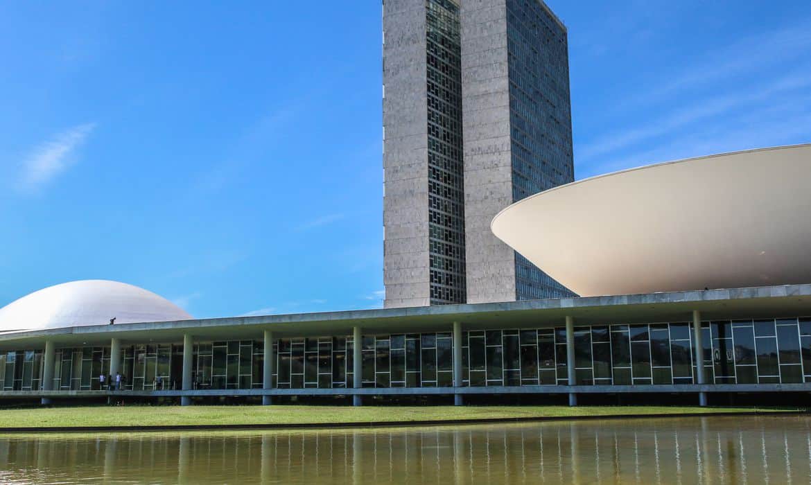 Congresso Nacional aprova R$ 15 bi para compensar perda de estados e municípios