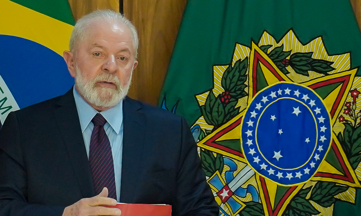 Presidente Lula sanciona lei para retomada de mais de 11 mil obras inacabadas