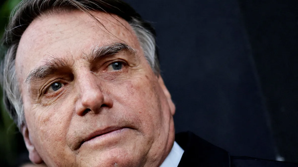 Moraes atende pedido da PGR e manda PF analisar doações via Pix para Bolsonaro