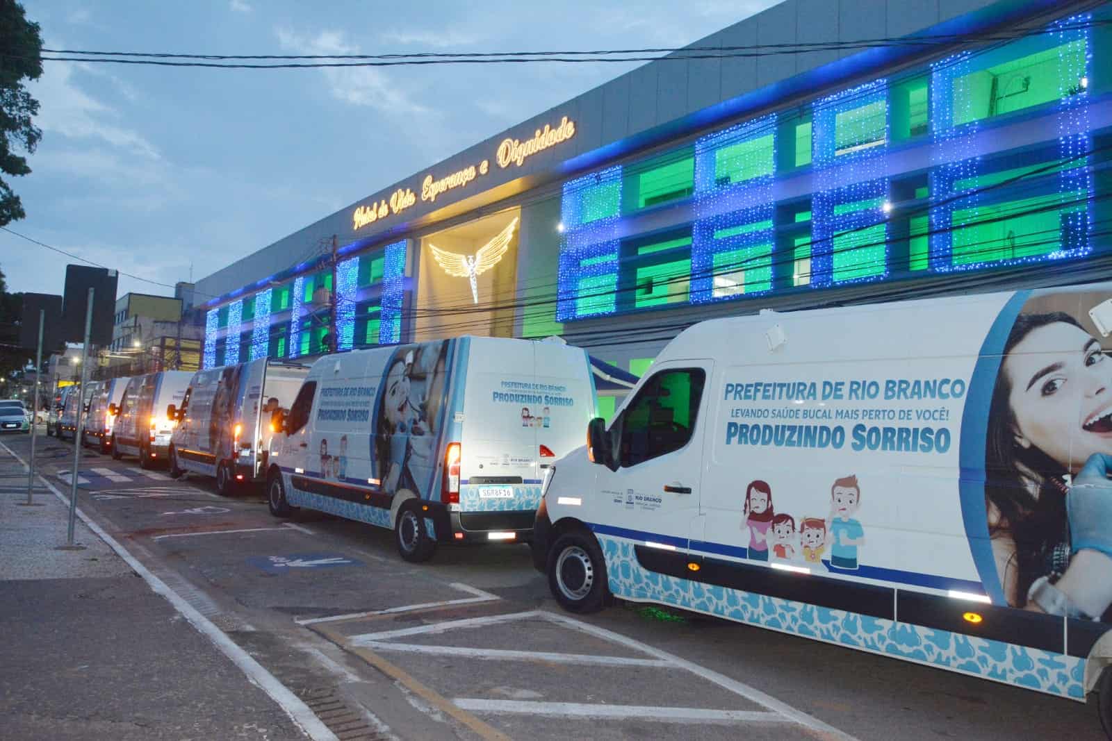 Prefeitura recebe 7 Vans para tratamentos itinerantes do programa produzindo sorrisos