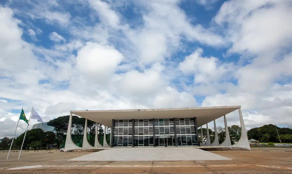 Supremo retoma nesta quarta-feira (13) julgamento sobre licença-paternidade