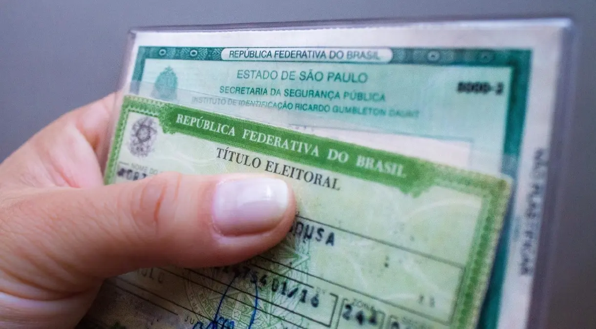 Eleições 2024: jovens de 15 anos podem solicitar o título de eleitor; saiba como