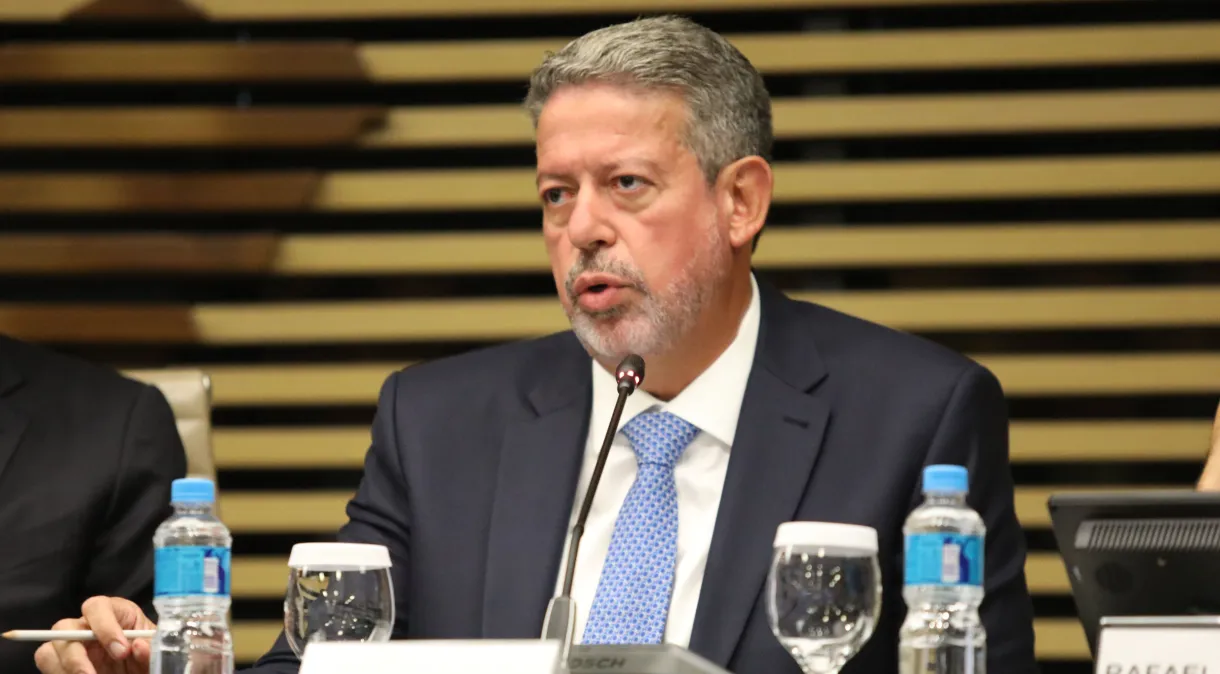 Lira sinaliza resistência a pautas polêmicas na Câmara dos Deputados para 2024