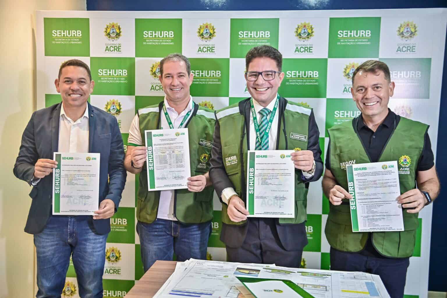 Gladson autoriza licitação para construção de 1.542 unidades habitacionais