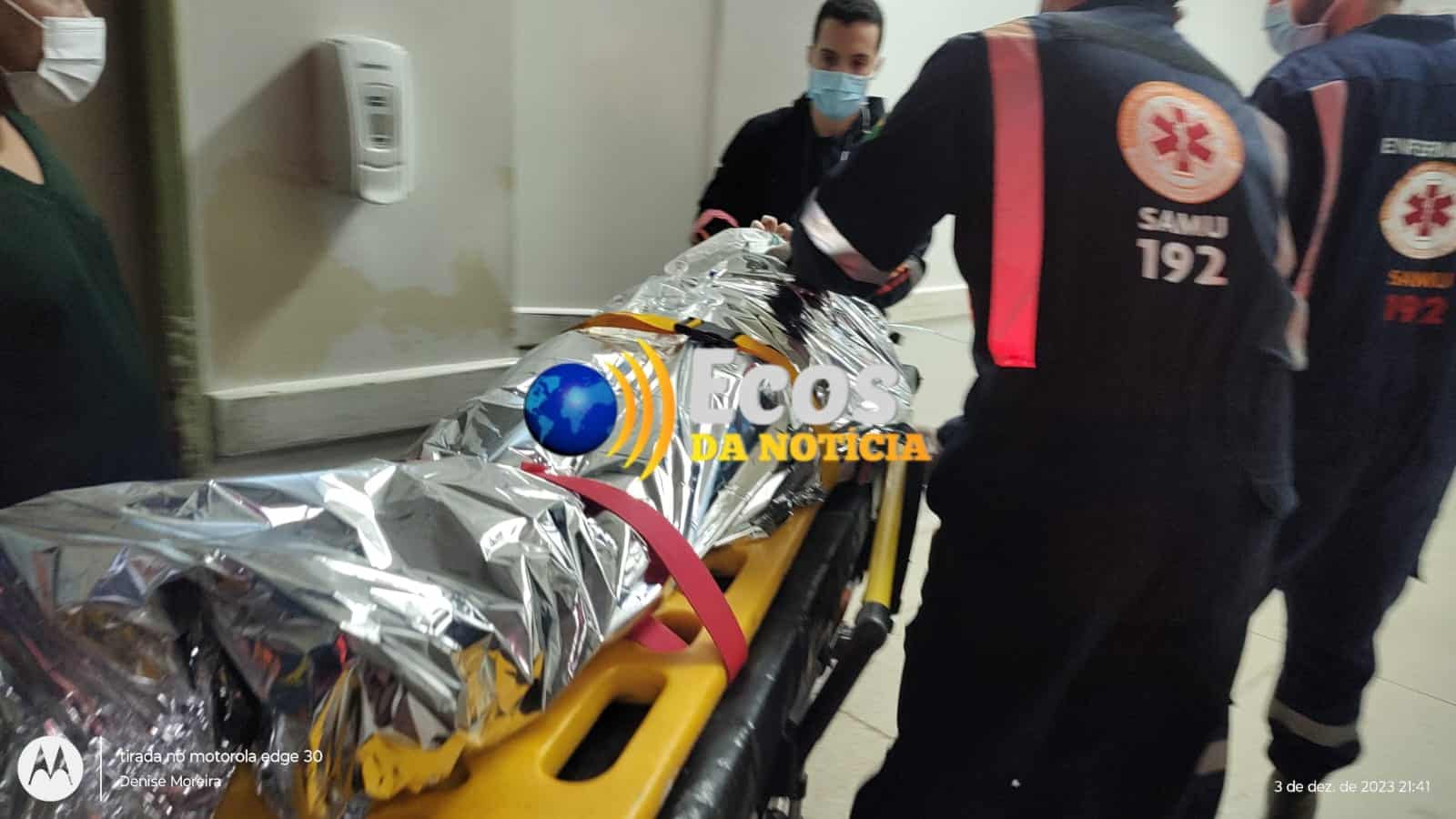 Caminhonete colide contra moto e deixa dois feridos na Estrada do Calafate