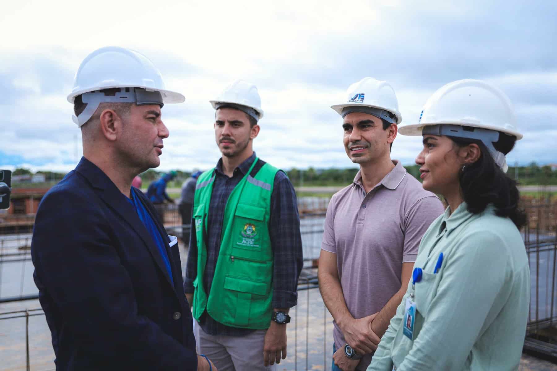 Gladson Cameli vistoria andamento da obra da nova Maternidade de Rio Branco