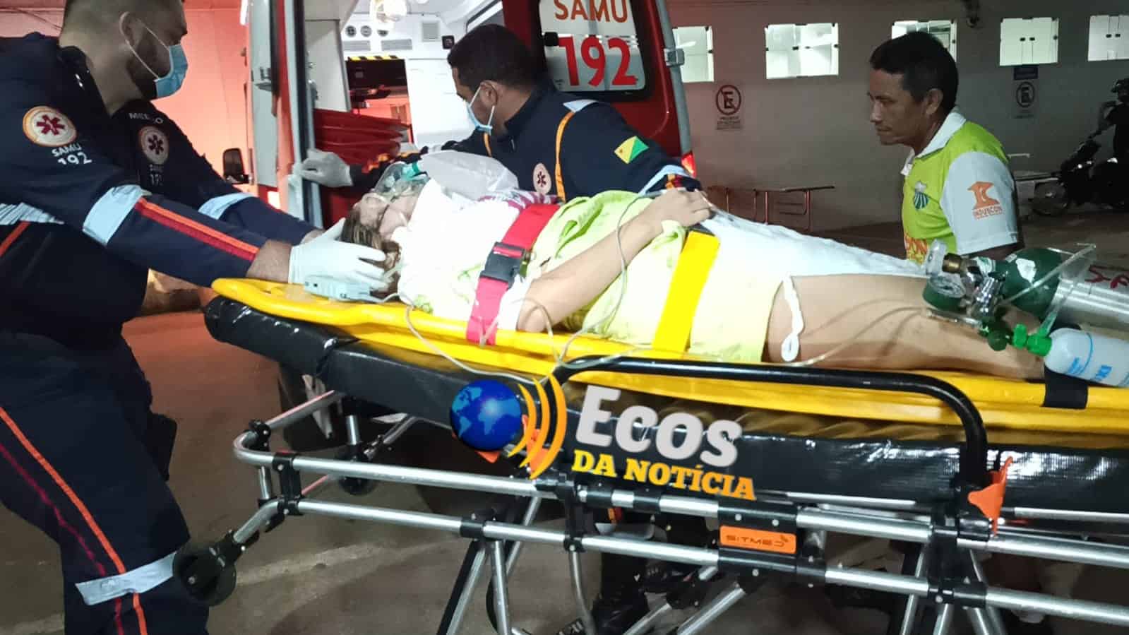 Colisão entre moto e bicicleta deixa mulher ferida no bairro Montanhês