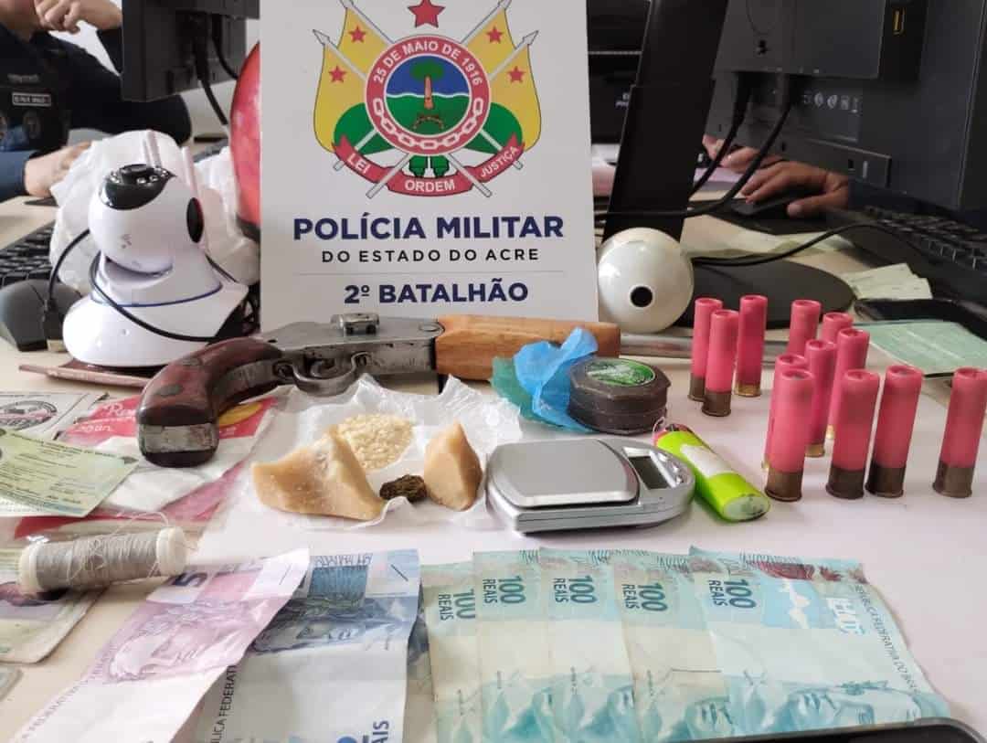 Polícia Militar apreende drogas e arma de fogo no bairro Taquari