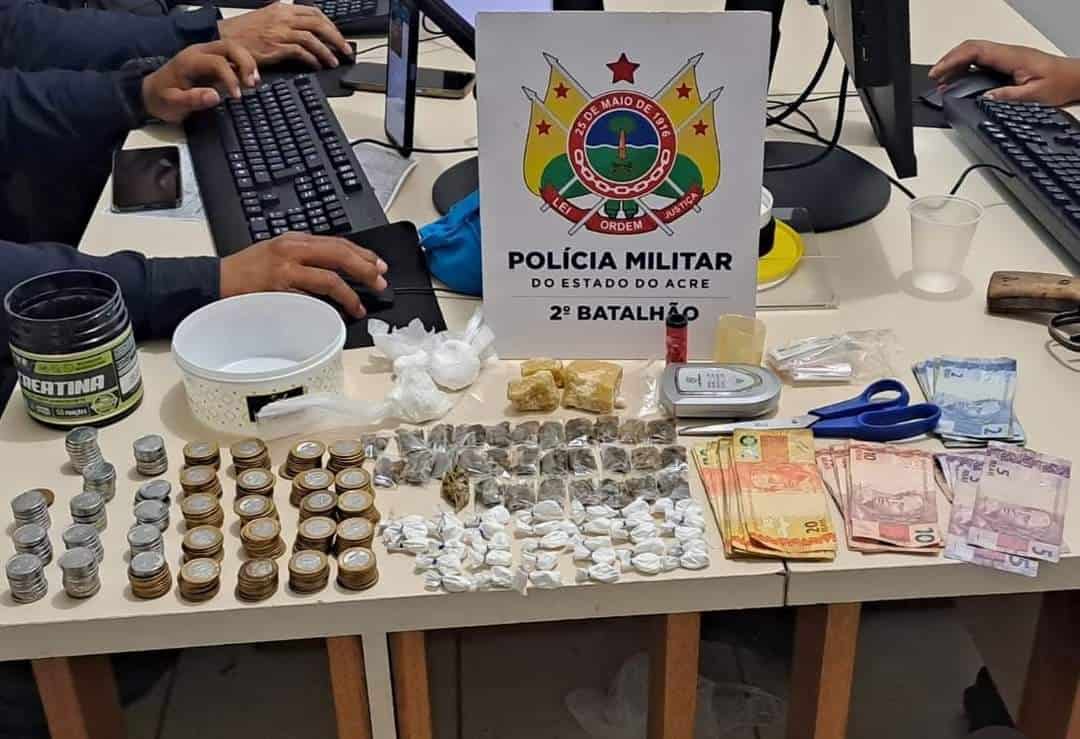 Polícia prende duas mulheres suspeitas de vender drogas