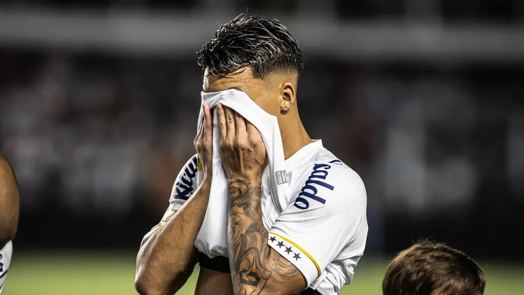 Santos perde para o Fortaleza e é rebaixado pela primeira vez