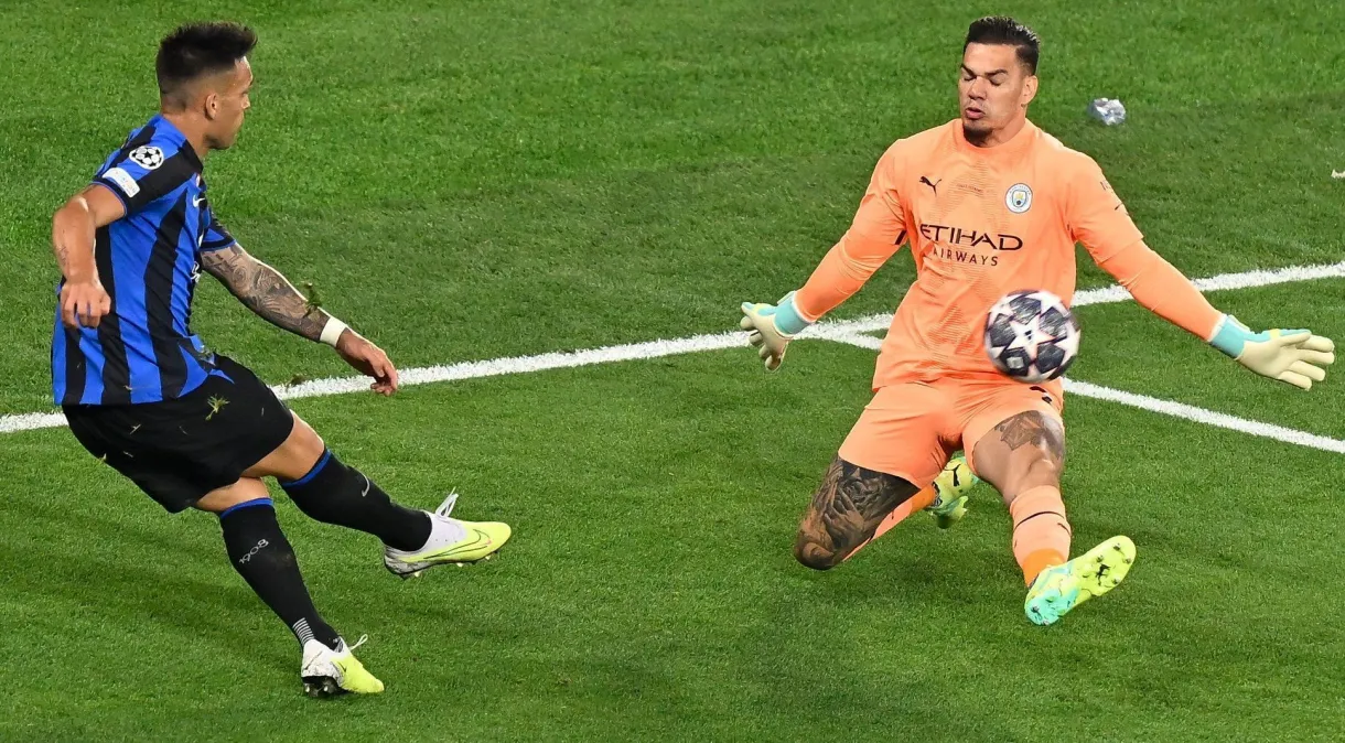 Ederson é eleito melhor goleiro do mundo em 2023 por estatísticos; confira ranking